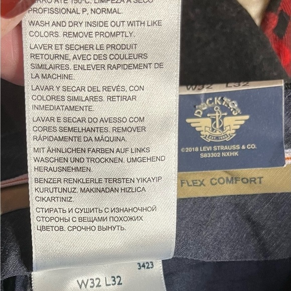 NWT Dockers Signature Khaki Classic Fit Pants - Picture 4 of 6